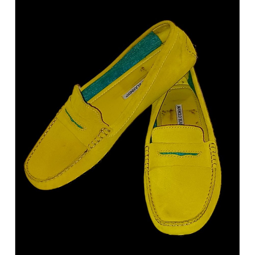 Manolo Blahnik Yellow Suede Blue Accents Driving Loafer Size 40 Womens
